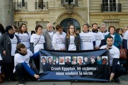 Dix ans après le crash d'Egyptair, la perspective d'un non-lieu indigne les familles
