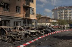 Ukraine: journée de deuil à Kiev après au moins 24 morts la nuit précédente