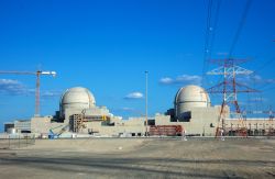 Émirats: incendie après une frappe de drone près de la centrale nucléaire de Barakah