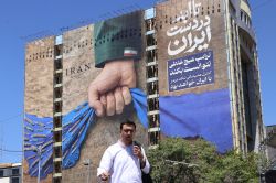 L'Iran attend des «actes» des États-Unis, JD Vance évoque des «progrès»