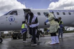 Ebola: l'OMS et l'agence de santé africaine annoncent un plan de 518 millions de dollars de juin à novembre