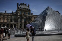 France: le musée du Louvre à «bout de souffle», fait face à un «mur d'investissements»