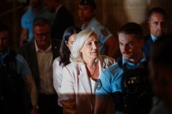 Le Pen: la Cour de cassation fera «tout» pour rendre sa décision avant la présidentielle