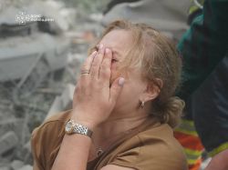 Nouveaux bombardements russes sur l'Ukraine, une famille décimée