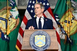 Les États-Unis visent «l'asphyxie économique» de l'Iran et menacent les alliés de Téhéran