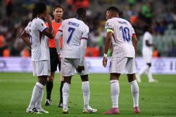 Equipe de France: «le PSG n'est pas notre adversaire», assure Deschamps