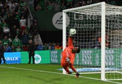 Saint-Etienne plonge en Ligue 2 dans un grand chaos