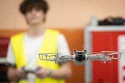 Des lycéens préparent un bac option drones, une première qui intéresse l’armée