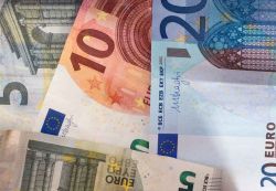 L'euro stable face au dollar en cette fin d'une année