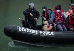 Manche: 31 migrants décédés dans le naufrage d'une embarcation, Paris promet de « retrouver les responsables »