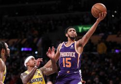 NBA : Phoenix remporte le choc face aux Lakers, LeBron James blessé