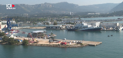 Côte d'Azur: une plage flottante fortement contestée