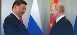 Poutine et Xi prônent un ordre mondial multipolaire à Astana