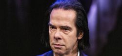 Le rockeur Nick Cave exulte sur scène