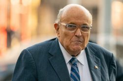 L'ex-maire de New York Giuliani hospitalisé dans un état «critique»