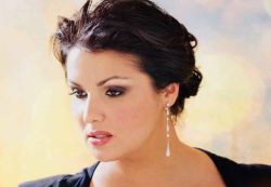 Paris réserve un accueil triomphal à Anna Netrebko