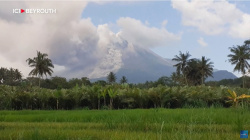 Indonésie: les cendres renaissent du volcan Merapi