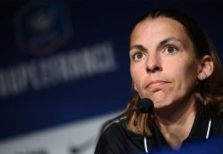 Frappart, première femme arbitre en finale de Coupe de France