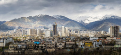 Trois policiers tués dans l'effondrement de cinq bâtiments en Iran