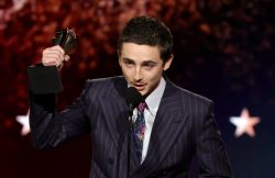 ​​​​​​​Timothée Chalamet désigné meilleur acteur lors des Critics Choice Awards, un pas vers les Oscars