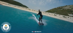 Motosurf: Khalil Badawi dans le Livre Guinness des Records