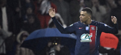 Foot: le PSG et l'incertitude Mbappé