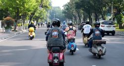 Les Vespa électriques transforment silencieusement les rues d'Indonésie