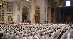  Semaine sainte: le Vatican célèbre la messe chrismale 