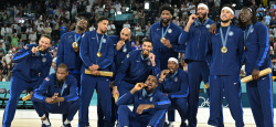 JO-2024 - Basket: les Bleus tombent avec les honneurs face aux \