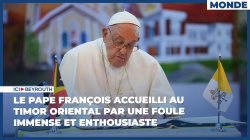 Le pape François accueilli au Timor oriental par une foule immense et enthousiaste