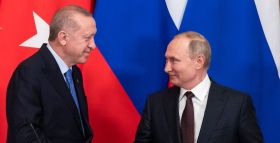 Pourquoi Poutine espère la réélection d'Erdogan?