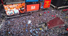 Espagne–Argentine: La fièvre des supporters gagne New York