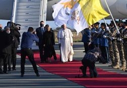 Le pape François arrive à Chypre pour se rendre au chevet «des migrants et des marginalisés»