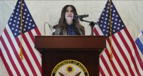 Trump limoge Kimberly Guilfoyle, son ambassadrice en Grèce