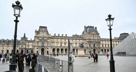Les images du vol spectaculaire du Louvre dévoilées pour la première fois