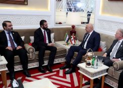Au sommet de Doha, Aoun plaide pour une paix avec Israël sur la base de l’Initiative arabe