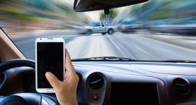 Accidents de la route au Liban: le fléau du téléphone portable au volant
