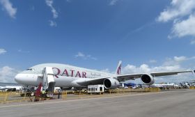 Conflit au Moyen-Orient: des milliers de vols suspendus, passagers coincés dans le monde entier 