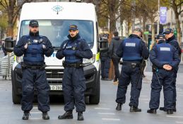 Irlande: une bombe retrouvée par la police dans un véhicule près de la frontière