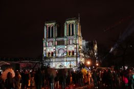 Macron inaugure vendredi les tours de Notre-Dame, rouvertes après l'incendie