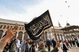 De nouveaux détenus de l'EI transférés de Syrie vers l'Irak 