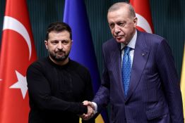 Ukraine: Zelensky réclame des pourparlers "équitables" qui incluent l'UE, le Royaume-Uni et la Turquie