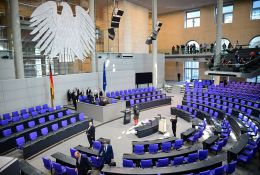 Feu vert des députés au "bazooka" budgétaire pour réarmer l'Allemagne