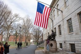 Washington envisage d'annuler ses contrats fédéraux avec Harvard
