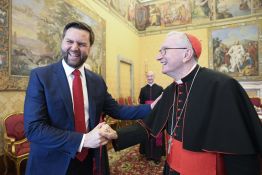 Entre Vance et le pape, des divergences mais aussi des points communs