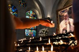 Les dirigeants et têtes couronnées attendus aux funérailles du pape samedi