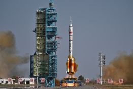 Un nouvel équipage s'envole pour la station spatiale chinoise