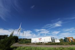 Trump et TotalEnergies scellent l’abandon de l’éolien offshore et la montée du fossile