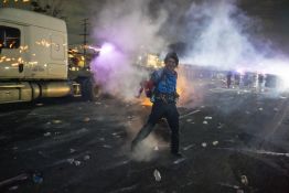 La présidente du Mexique demande à Washington de ne pas traiter les migrants comme des \