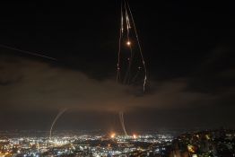 Trump évoque des «négociations» avec l’Iran, Téhéran nie et vise de nouveau Israël